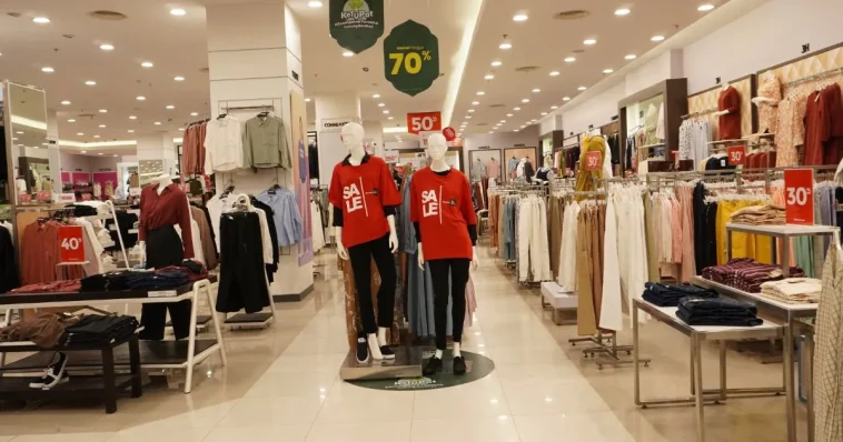 Best Retail Fashion For Men And Women: Top 10 Stores